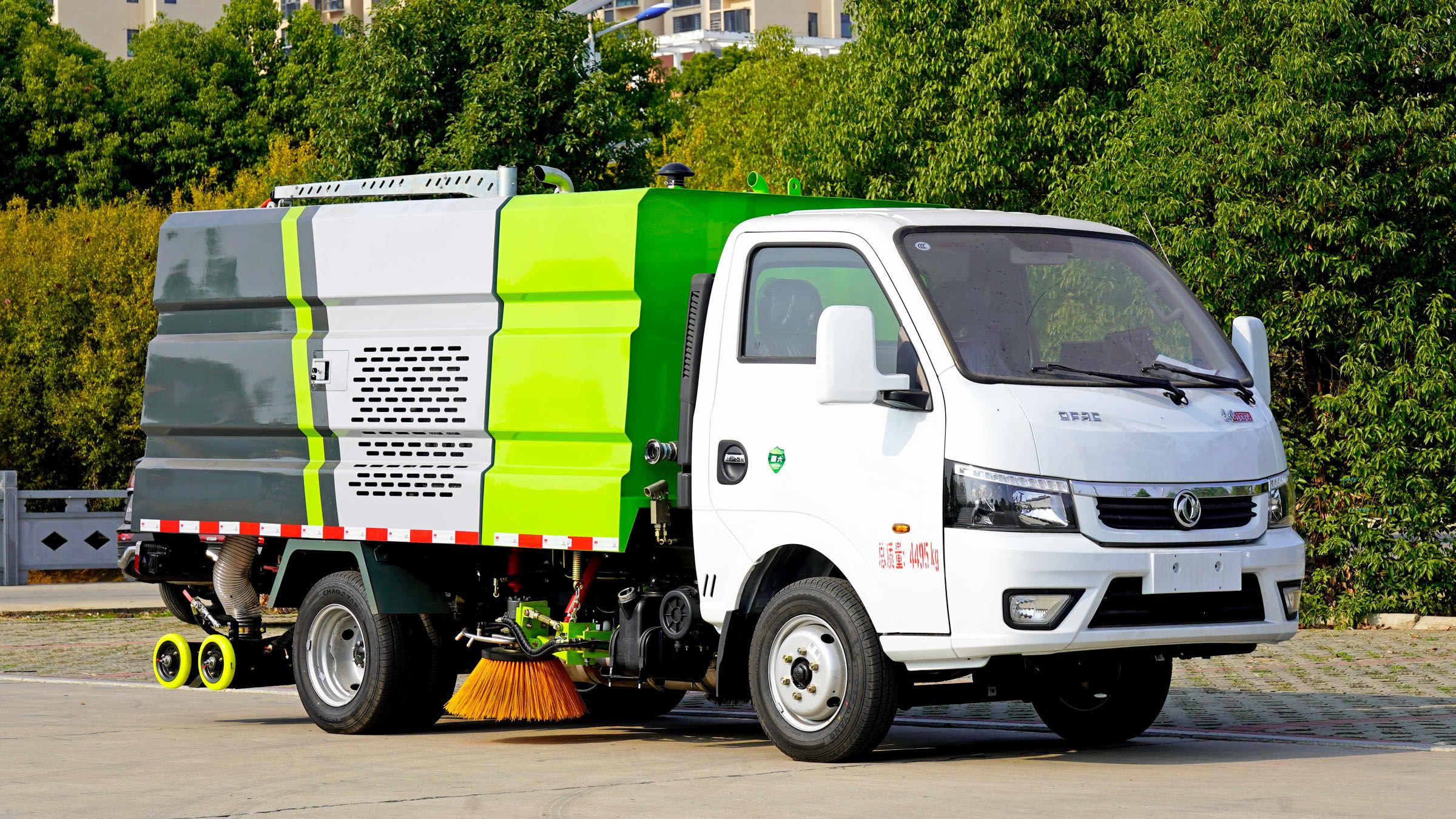 東風途逸多功能洗掃車