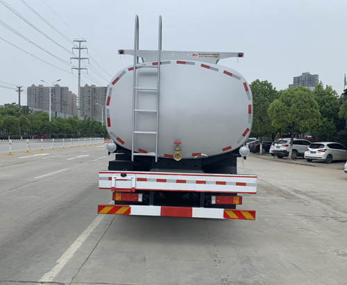 20-24方東風(fēng)天龍后八輪供液車